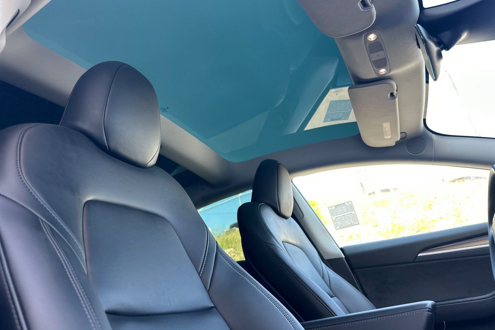 Used 2023 Tesla Model 3 Standard Range image 16