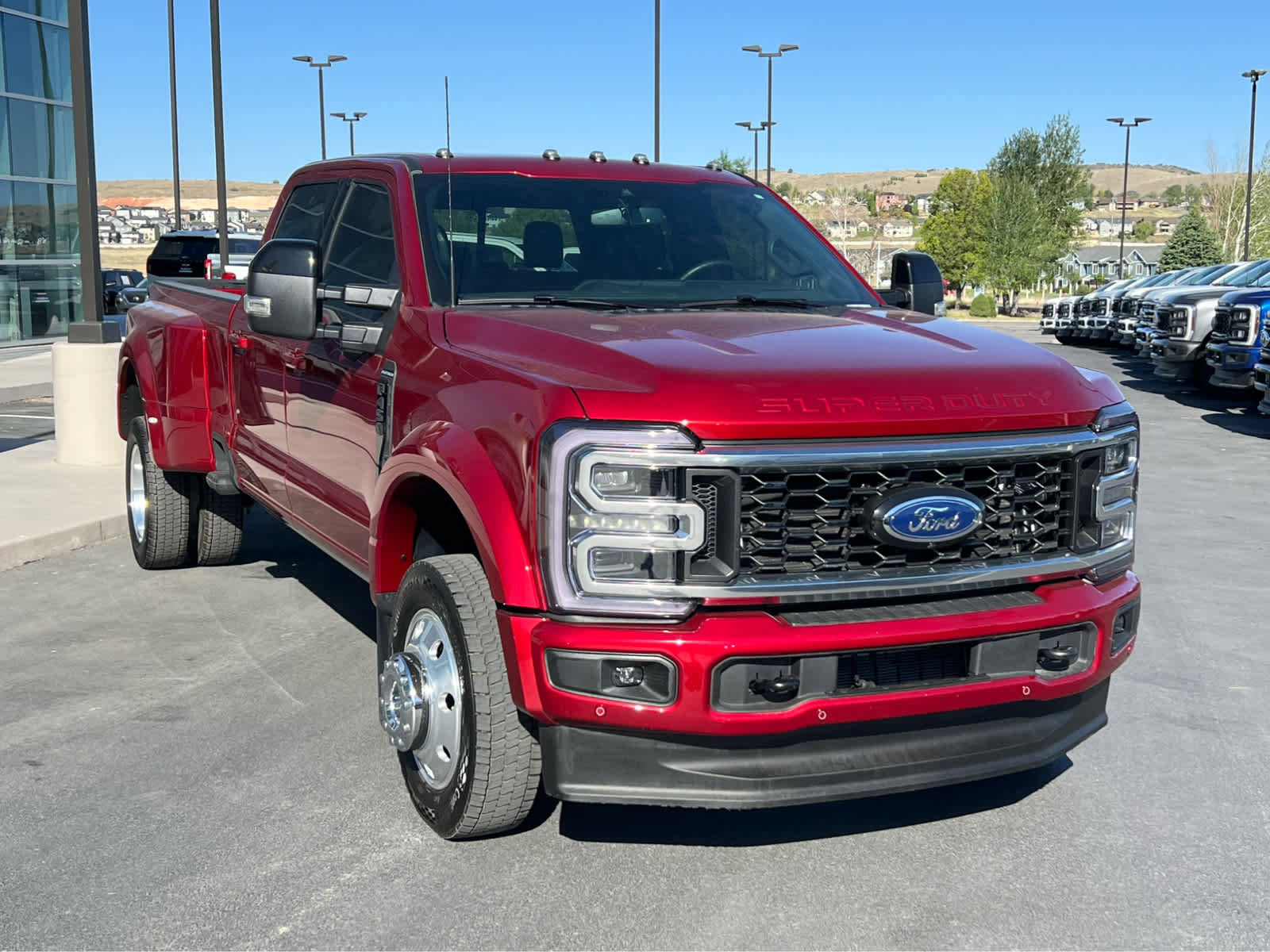 Certified 2025 Ford F450 Platinum w/ FX4 Off-Road Package AWD/4WD image 4