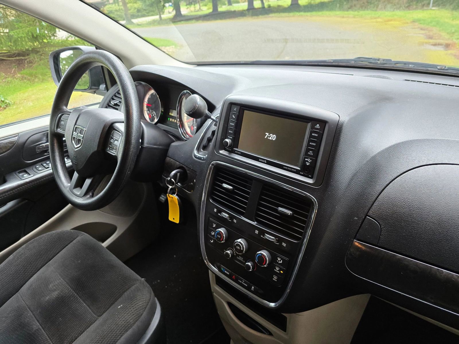 Used 2018 Dodge Grand Caravan SE image 10
