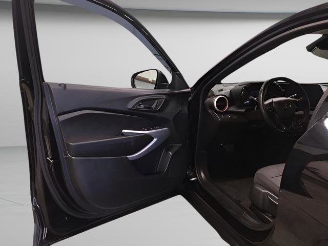 Used 2024 Chevrolet Trax RS image 13