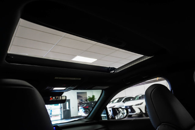 Certified 2025 Lexus UX 300h FWD w/ Accessory Package (Z2) image 20