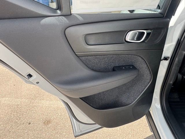 New 2025 Volvo XC40 B5 Core w/ Protection Package image 21