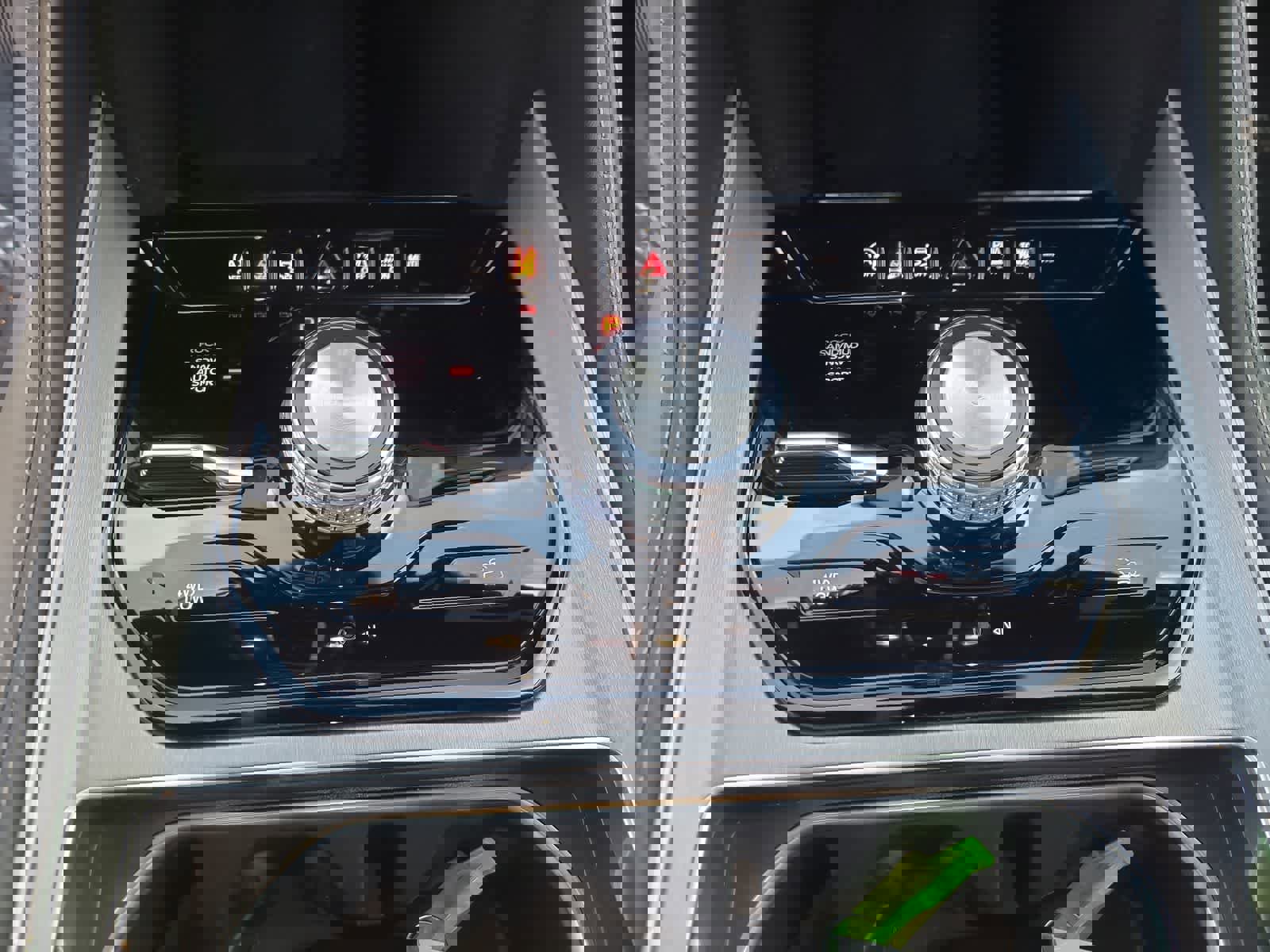 New 2025 Jeep Wagoneer 4WD w/ HD Trailer Tow Package image 25