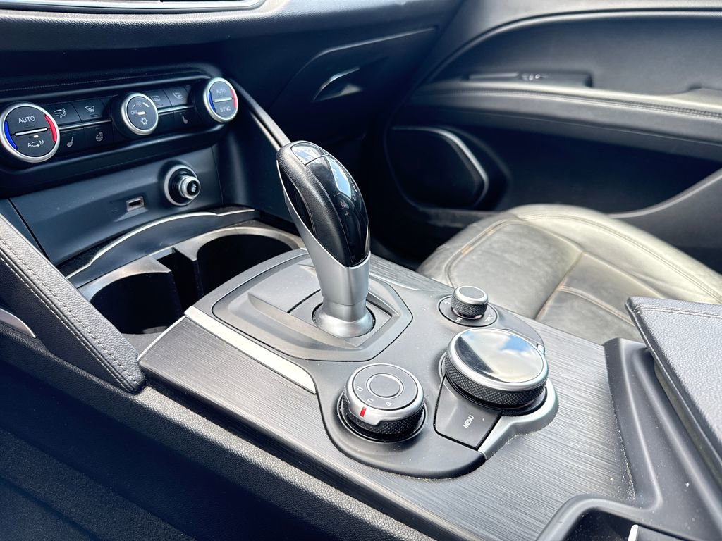 Used 2018 Alfa Romeo Stelvio AWD w/ Cold Weather Package image 21