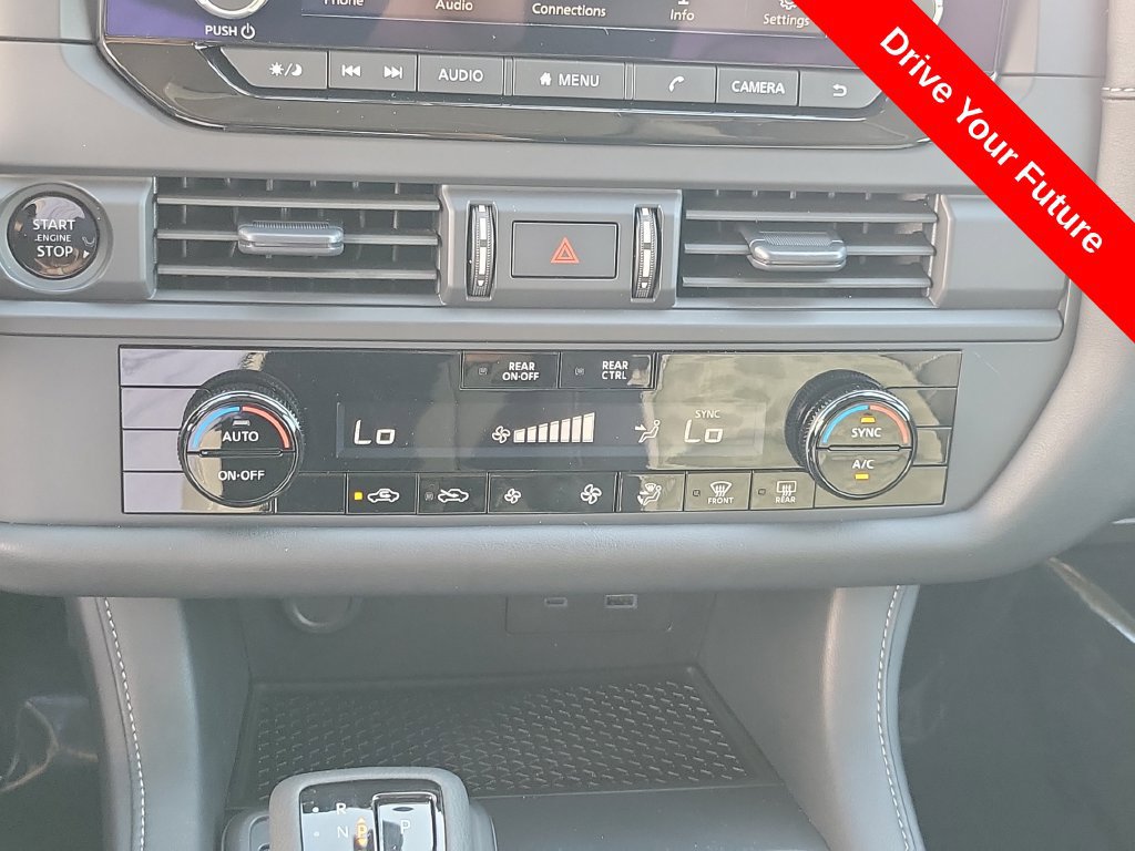 Used 2025 Nissan Pathfinder S AWD/4WD image 13