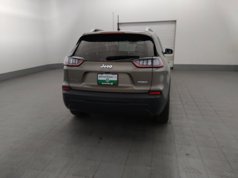 Used 2019 Jeep Cherokee Latitude Plus w/ Cold Weather Group AWD/4WD image 7