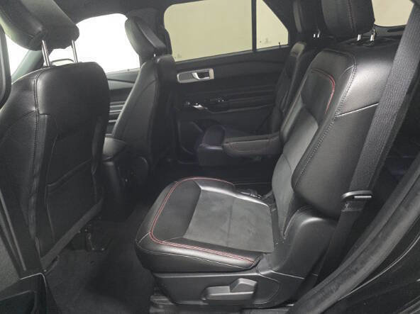 Used 2022 Ford Explorer ST-Line w/ Class IV Trailer Tow Package image 6