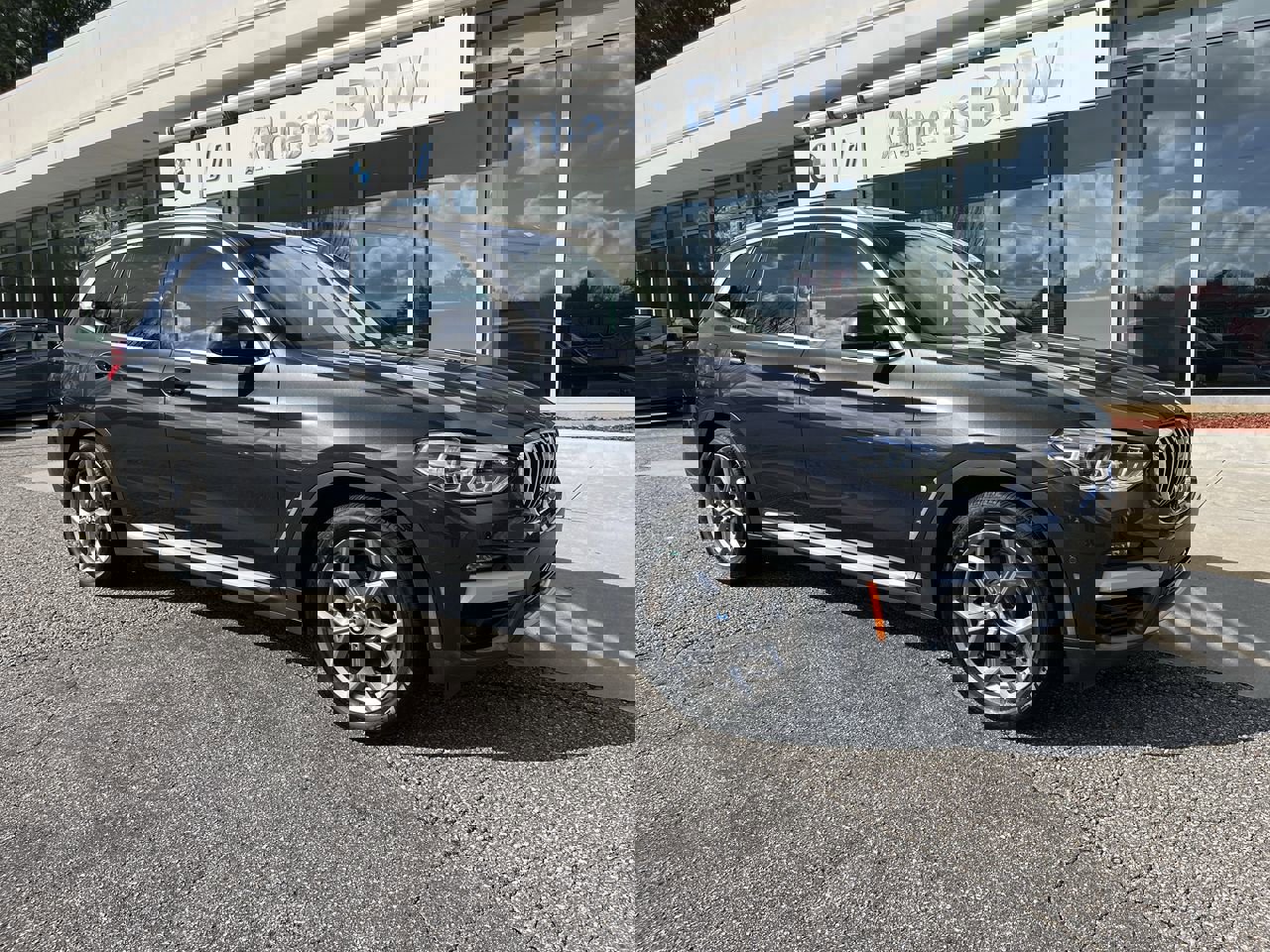 Used 2021 BMW X3 xDrive30e w/ Executive Package image 2