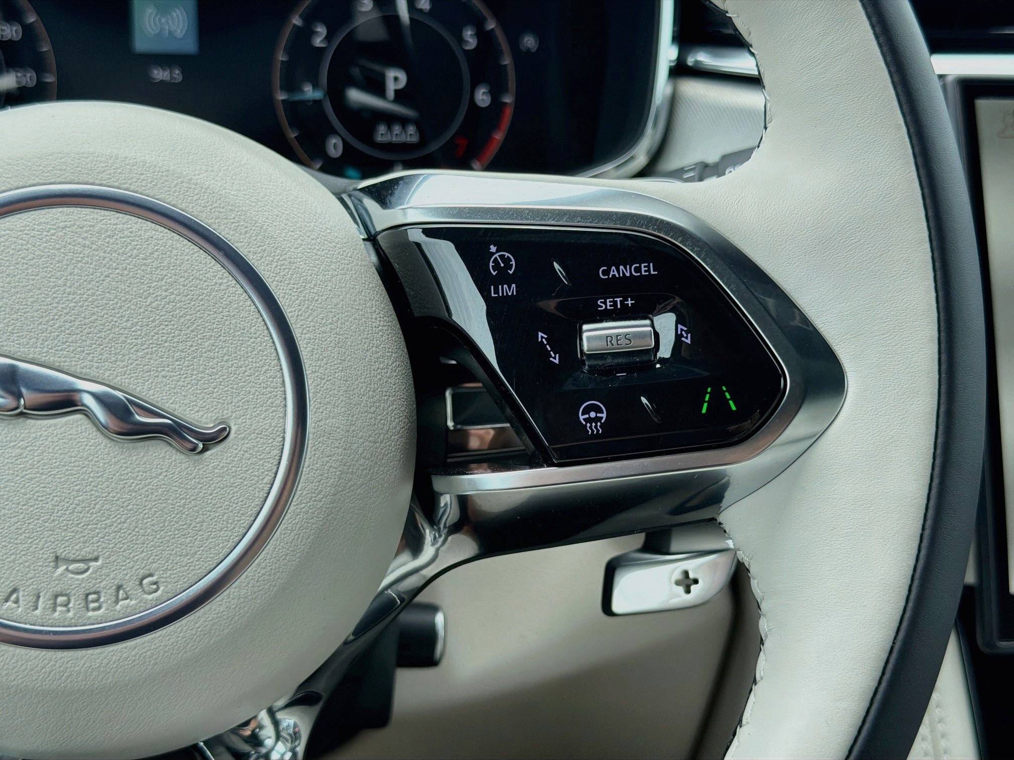 New 2026 Jaguar F-PACE R-Dynamic S AWD/4WD image 39