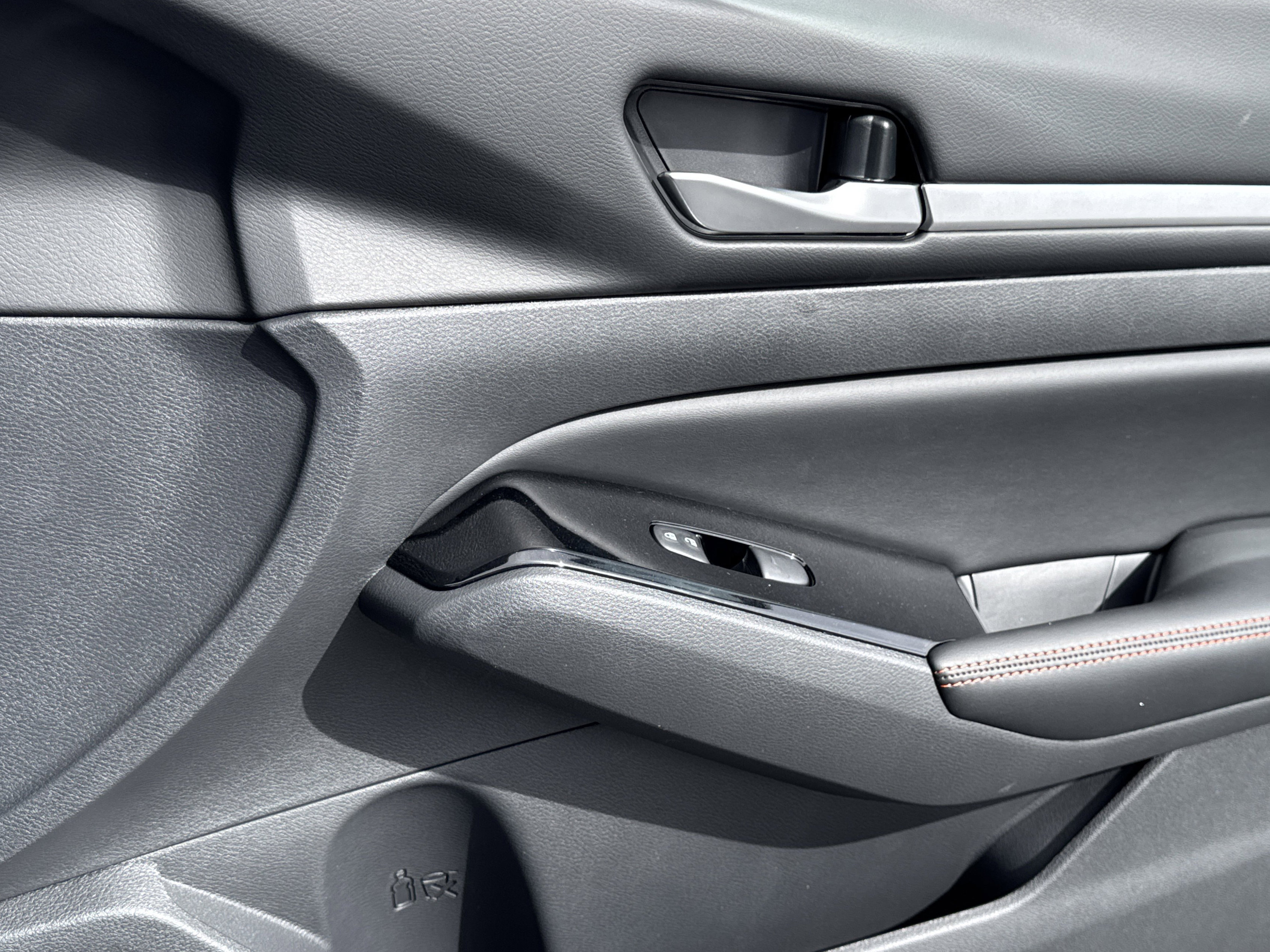 New 2025 Nissan Altima 2.5 SR AWD/4WD image 17