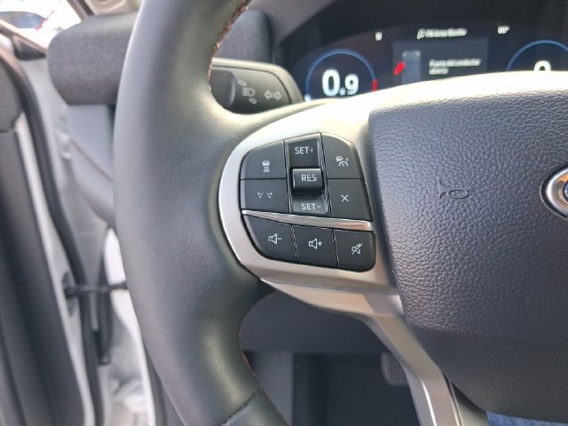 Used 2025 Ford Explorer Active w/ Active Comfort Package RWD image 17
