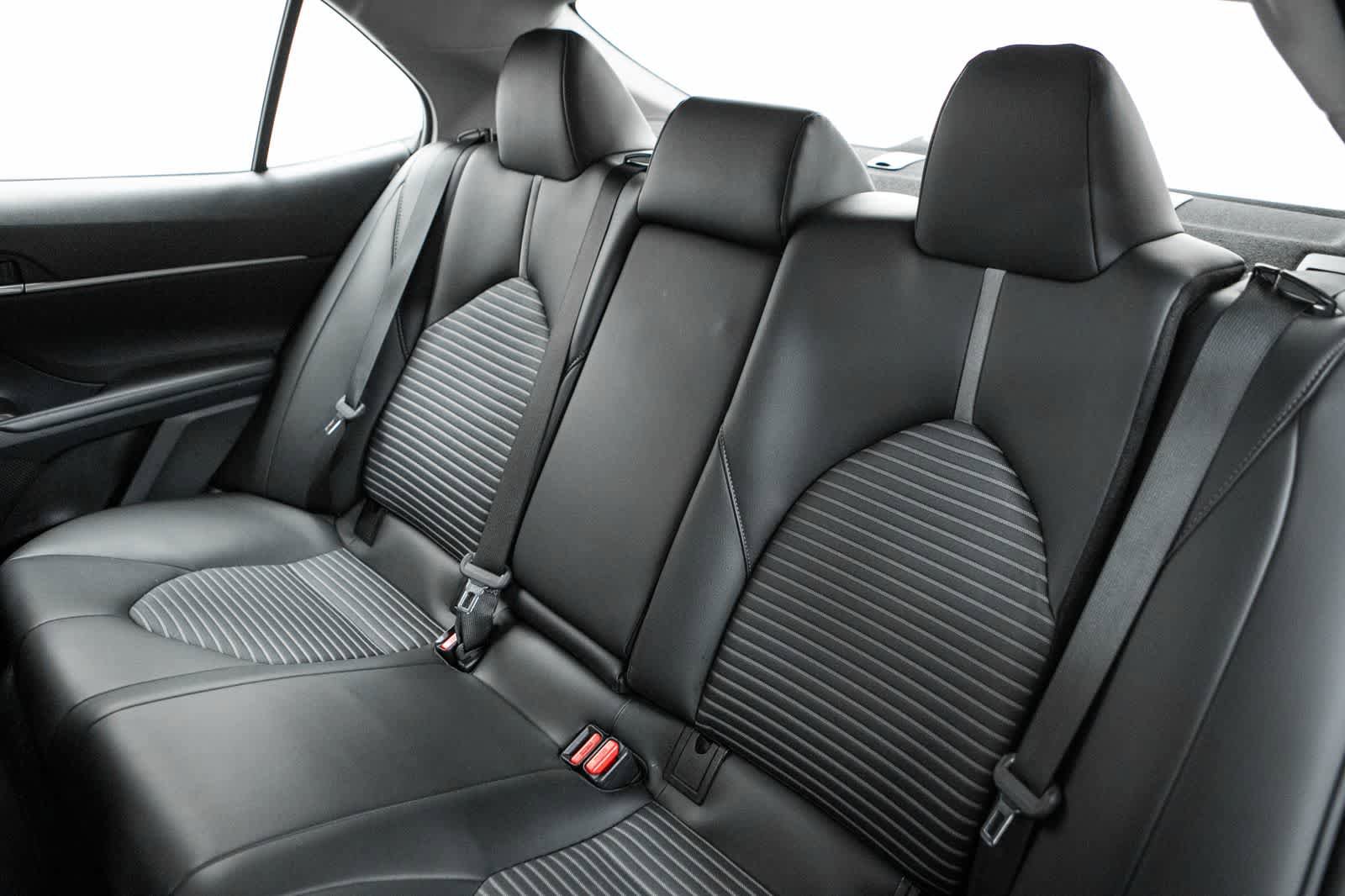 Used 2023 Toyota Camry SE FWD image 31