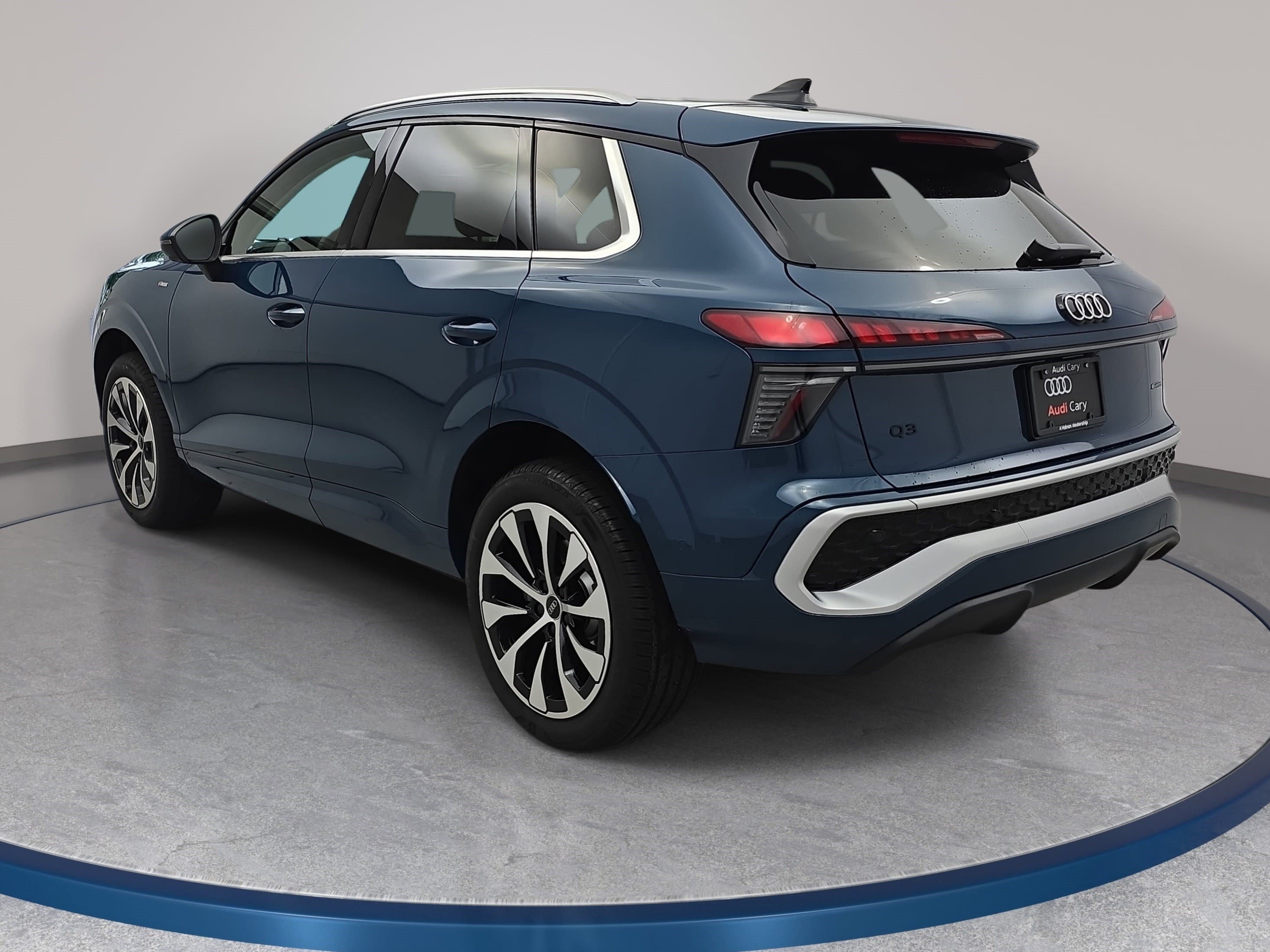 New 2026 Audi Q3 quattro 2.0T AWD/4WD image 7