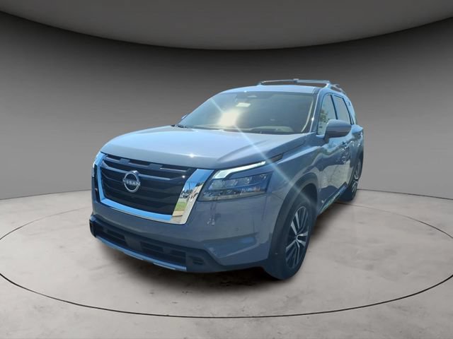 Certified 2025 Nissan Pathfinder Platinum w/ Cargo Package AWD/4WD image 2