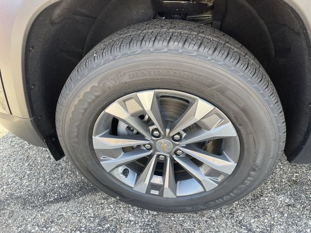 New 2027 Chevrolet Equinox LT w/ Convenience Package II FWD image 10