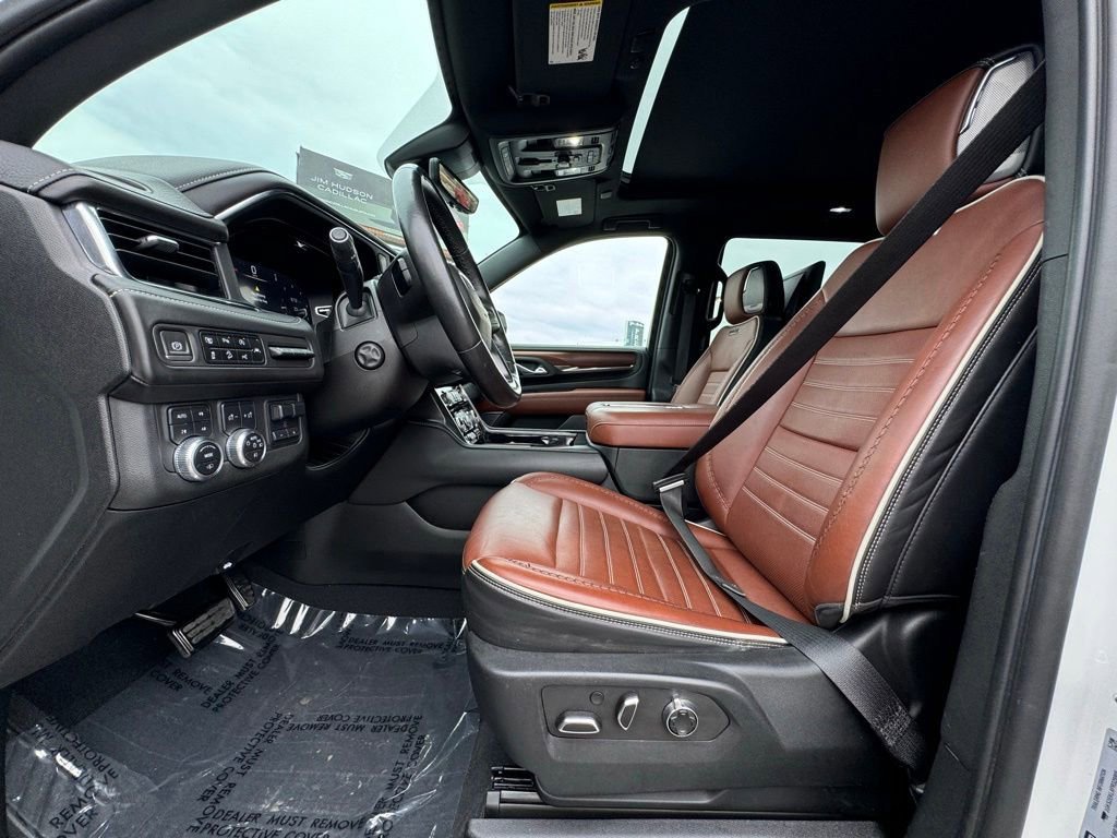 Used 2023 GMC Yukon Denali Ultimate w/ LPO, Floor Liner Package AWD/4WD image 20