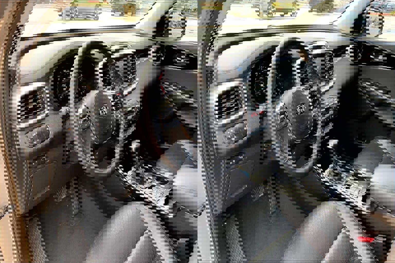 Used 2019 Kia Sorento EX image 17