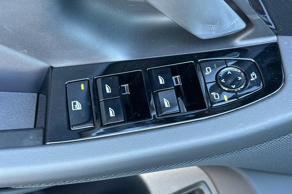 New 2026 BMW i5 eDrive40 w/ M Sport Package image 11