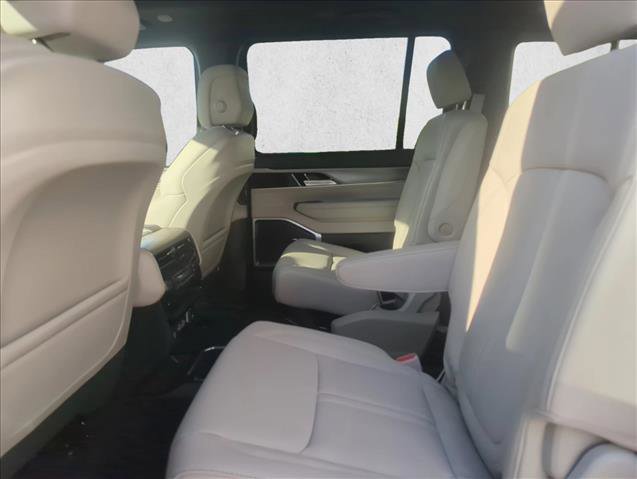 New 2025 Jeep Wagoneer Series II image 13