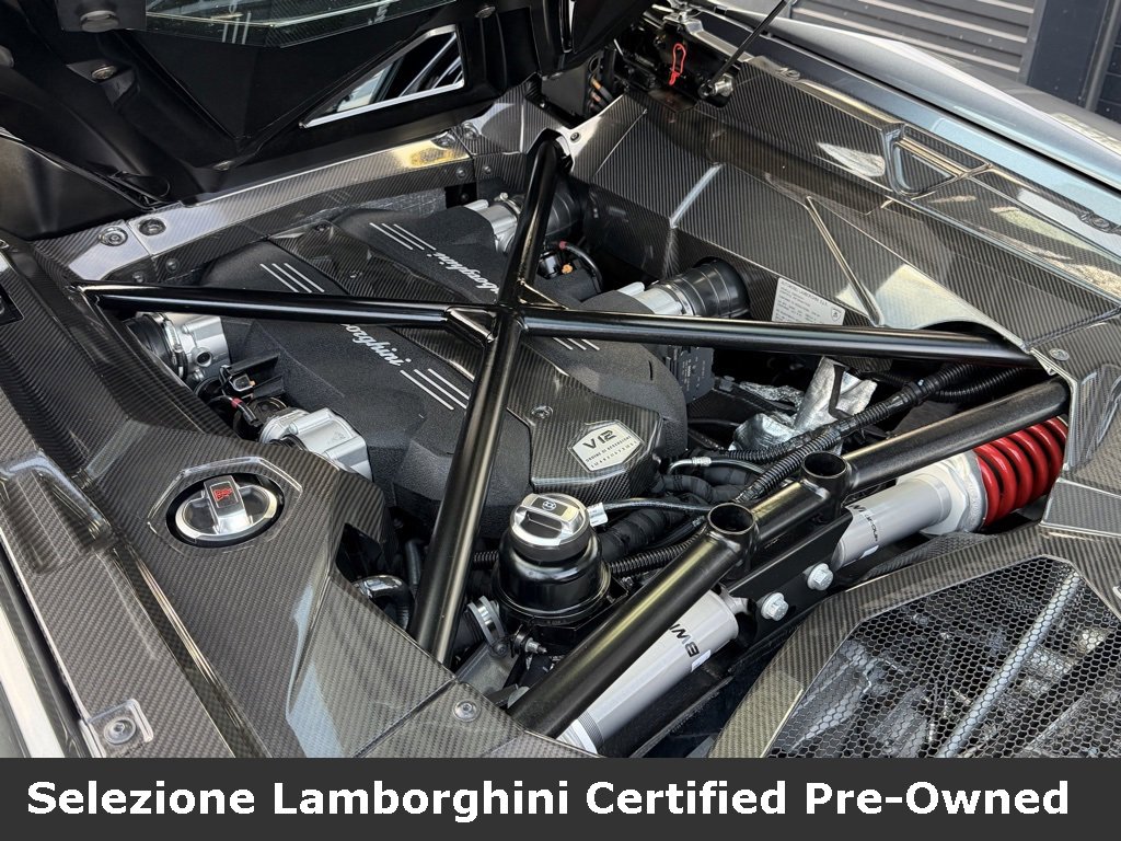 Used 2018 Lamborghini Aventador S image 15