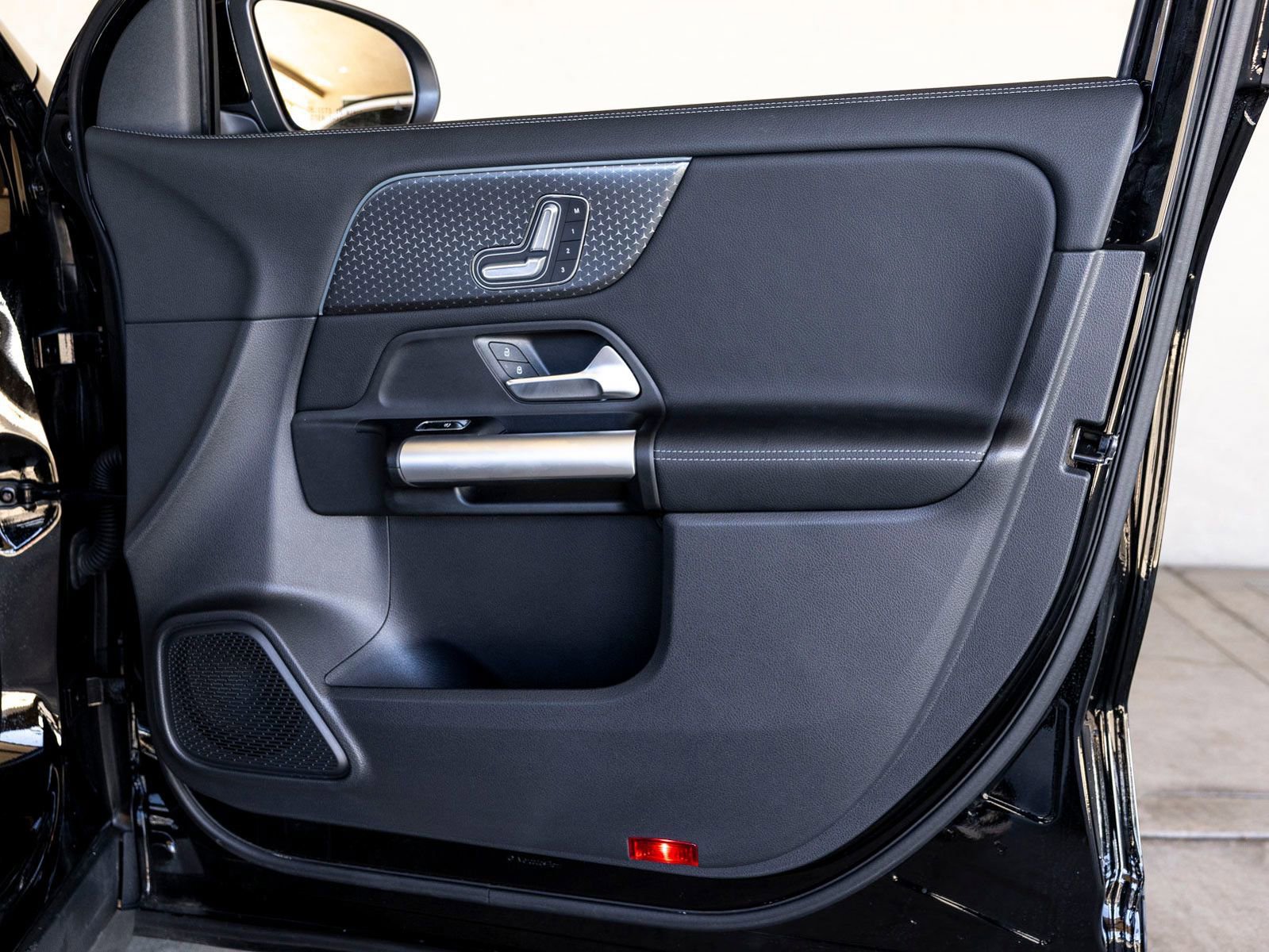 Used 2025 Mercedes-Benz GLA 250 image 26