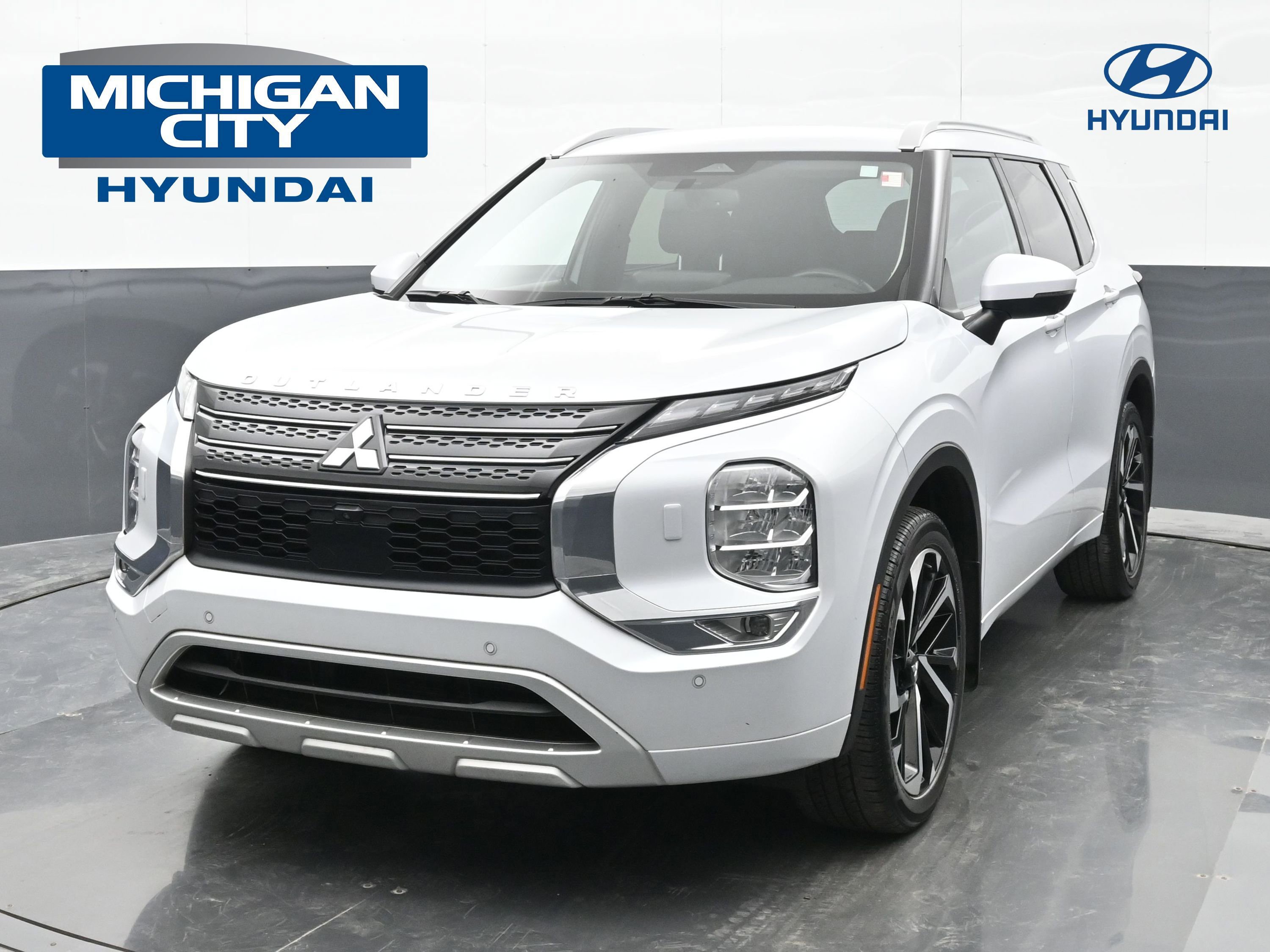 Used 2024 Mitsubishi Outlander SEL
