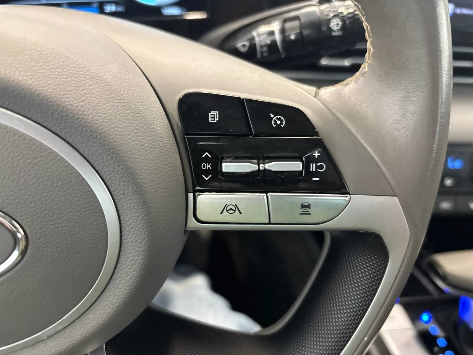 Used 2022 Hyundai Elantra SEL FWD image 51