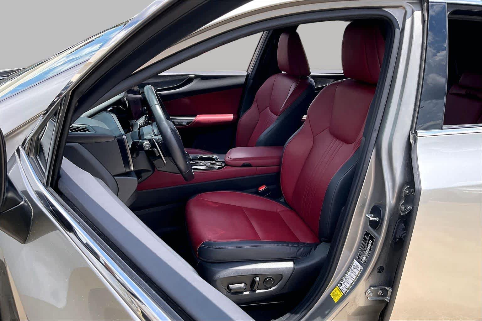 Used 2024 Lexus NX 250 FWD w/ Towing Package (2000 Lbs) image 7