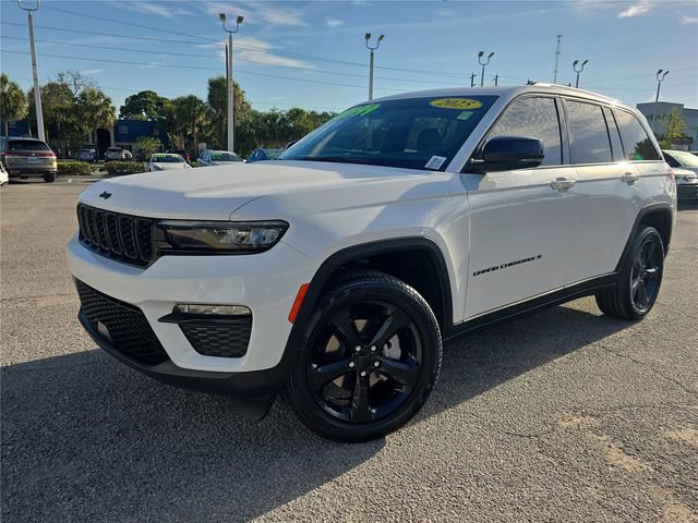 Used 2025 Jeep Grand Cherokee Limited w/ Black Appearance Package RWD image 28