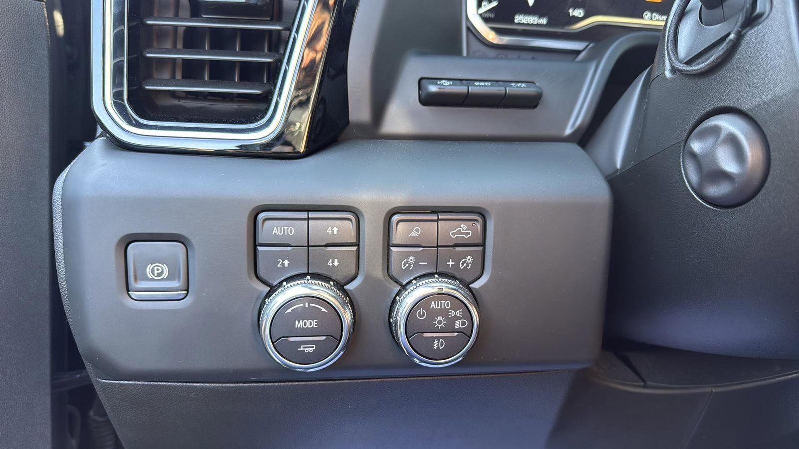 Used 2024 GMC Sierra 1500 Denali Ultimate image 18