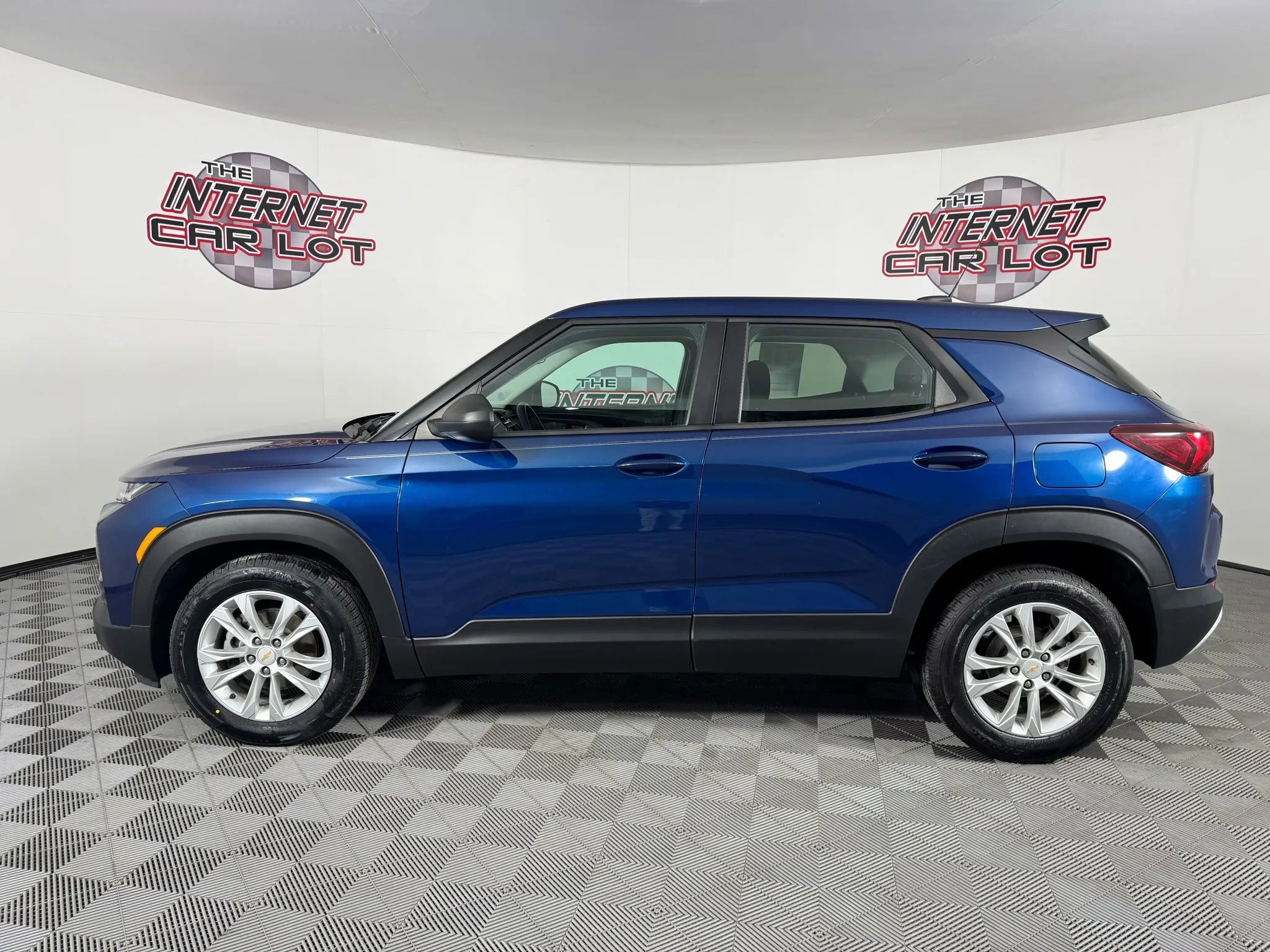 Used 2021 Chevrolet TrailBlazer LS FWD image 4