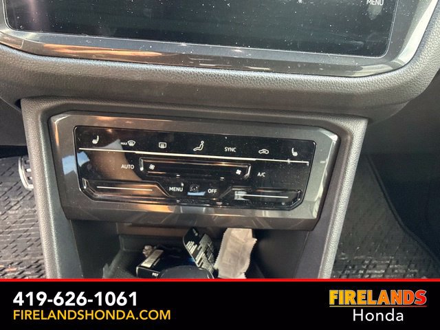 Used 2022 Volkswagen Tiguan SE R-Line AWD/4WD image 16