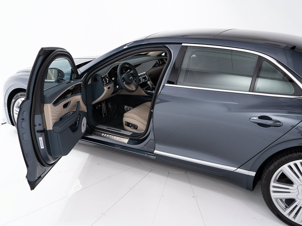 Certified 2026 Bentley Flying Spur Azure AWD/4WD image 9