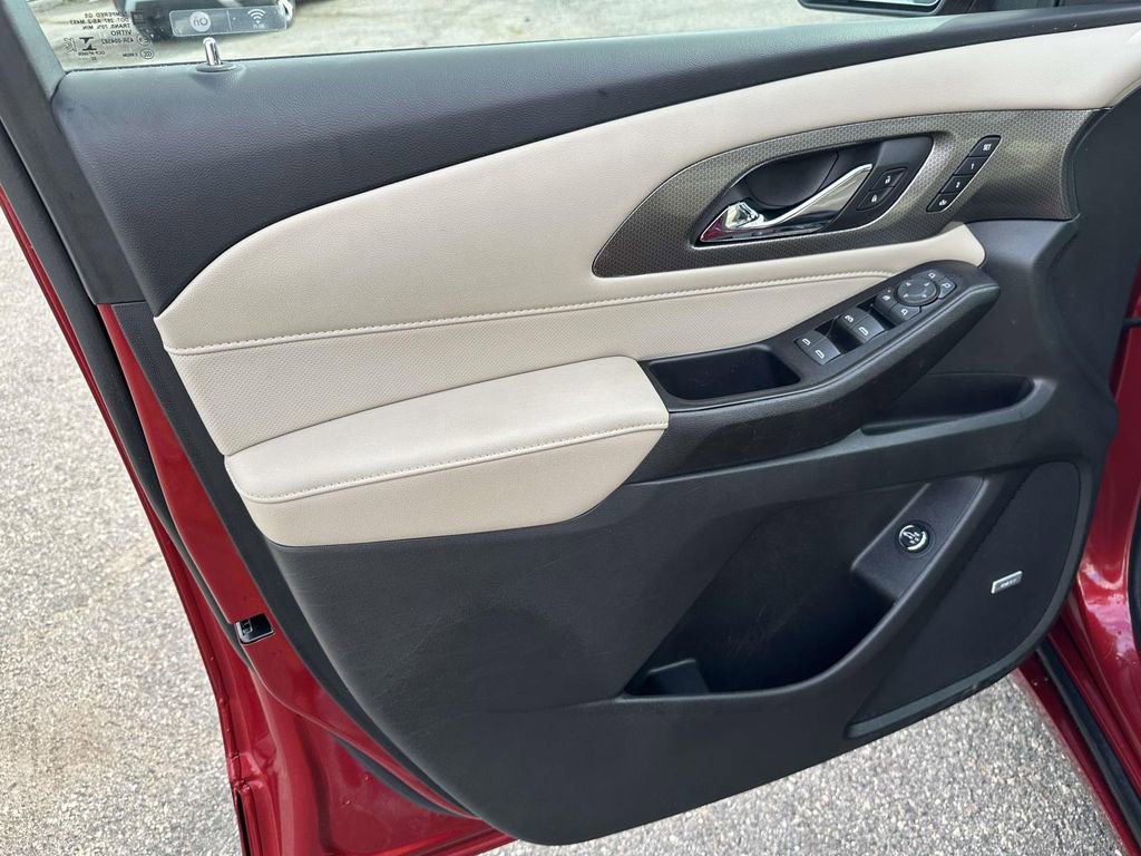 Certified 2023 Chevrolet Traverse Premier w/ LPO, Floor Liner Package image 17