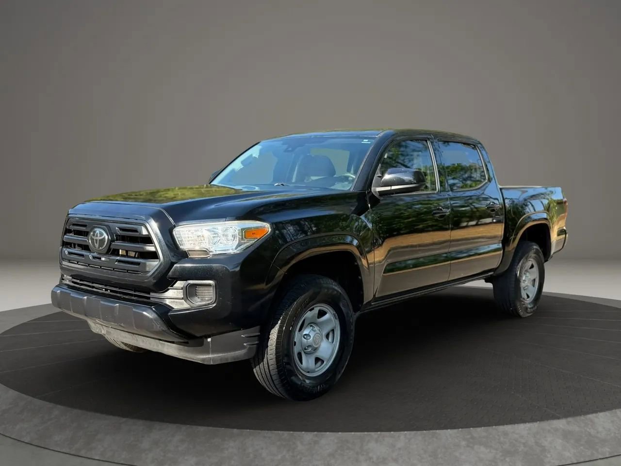 Used 2018 Toyota Tacoma SR w/ SR Convenience Package RWD image 1