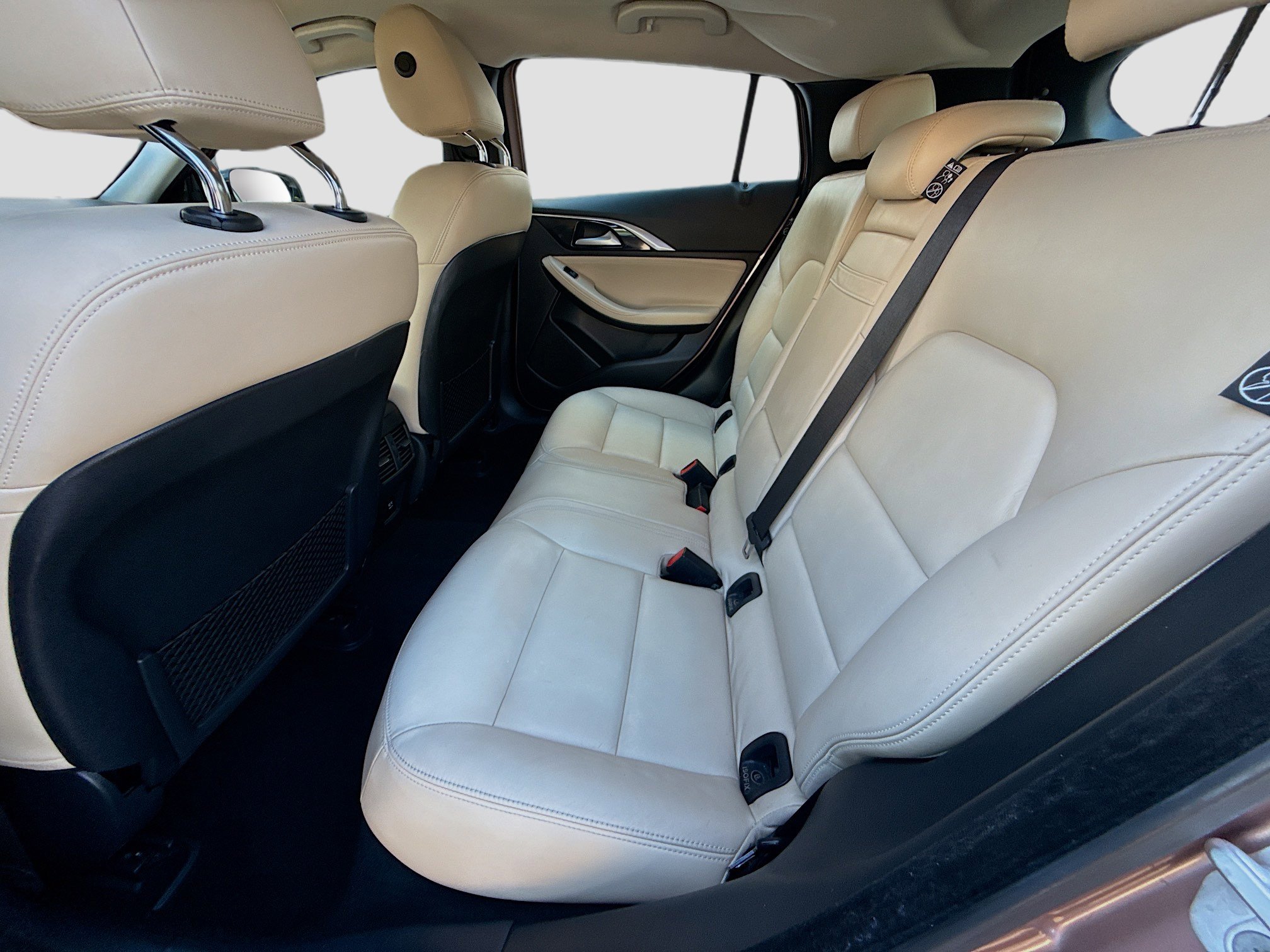 Used 2017 INFINITI QX30 Premium w/ Navigation Package image 23