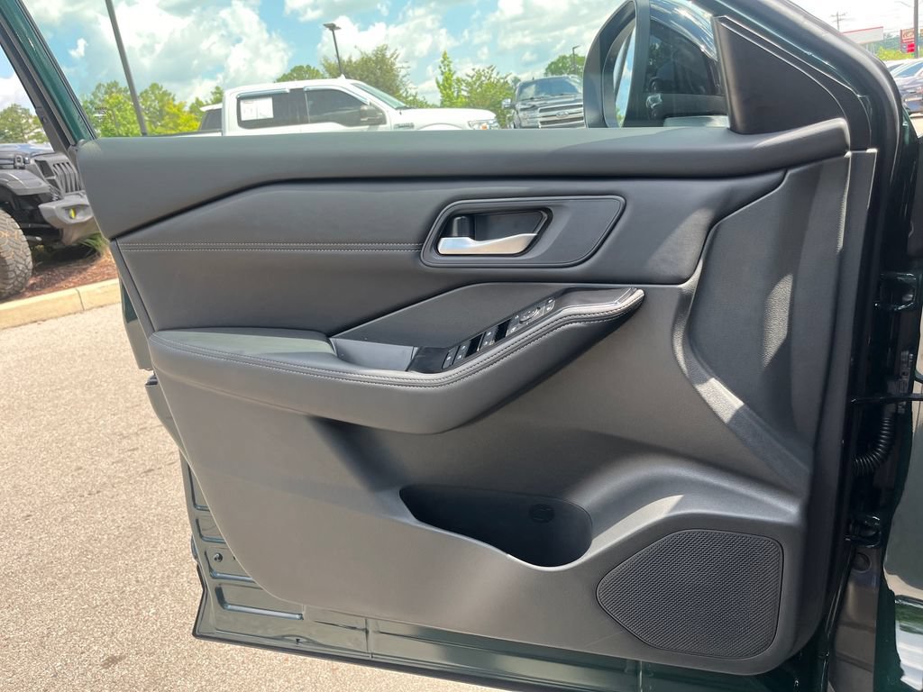 New 2026 Nissan Rogue Dark Armor FWD image 12