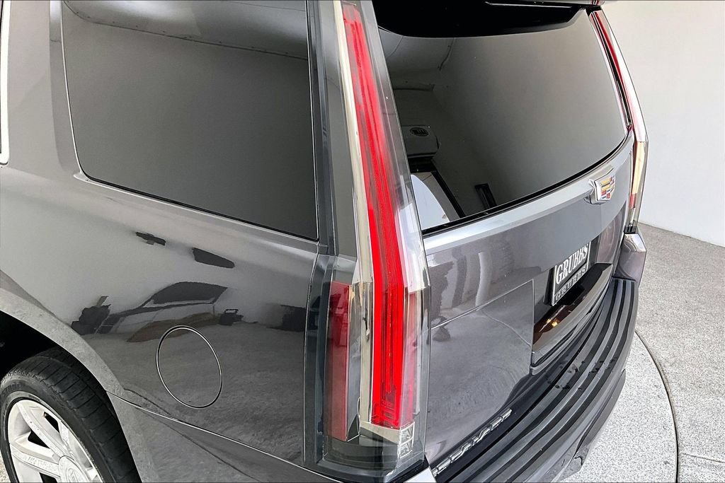 Used 2017 Cadillac Escalade Luxury AWD/4WD image 42