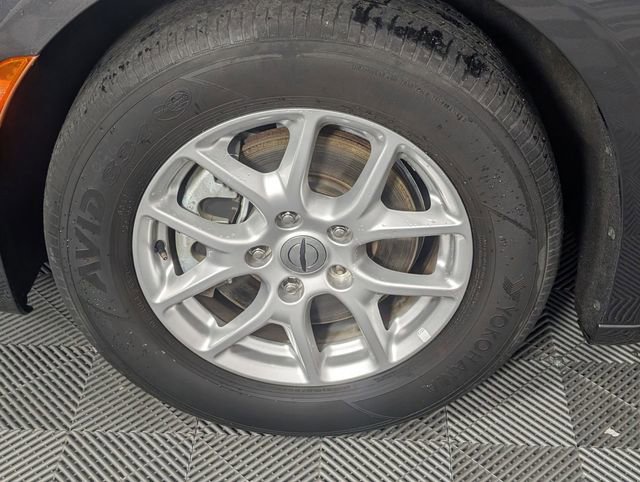 Used 2023 Chrysler Pacifica Touring-L FWD image 8