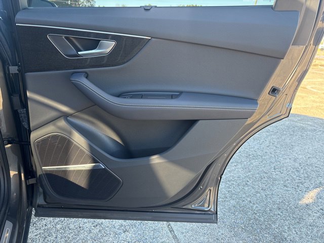 Used 2025 Audi Q7 2.0T Premium Plus w/ Premium Plus Package image 11