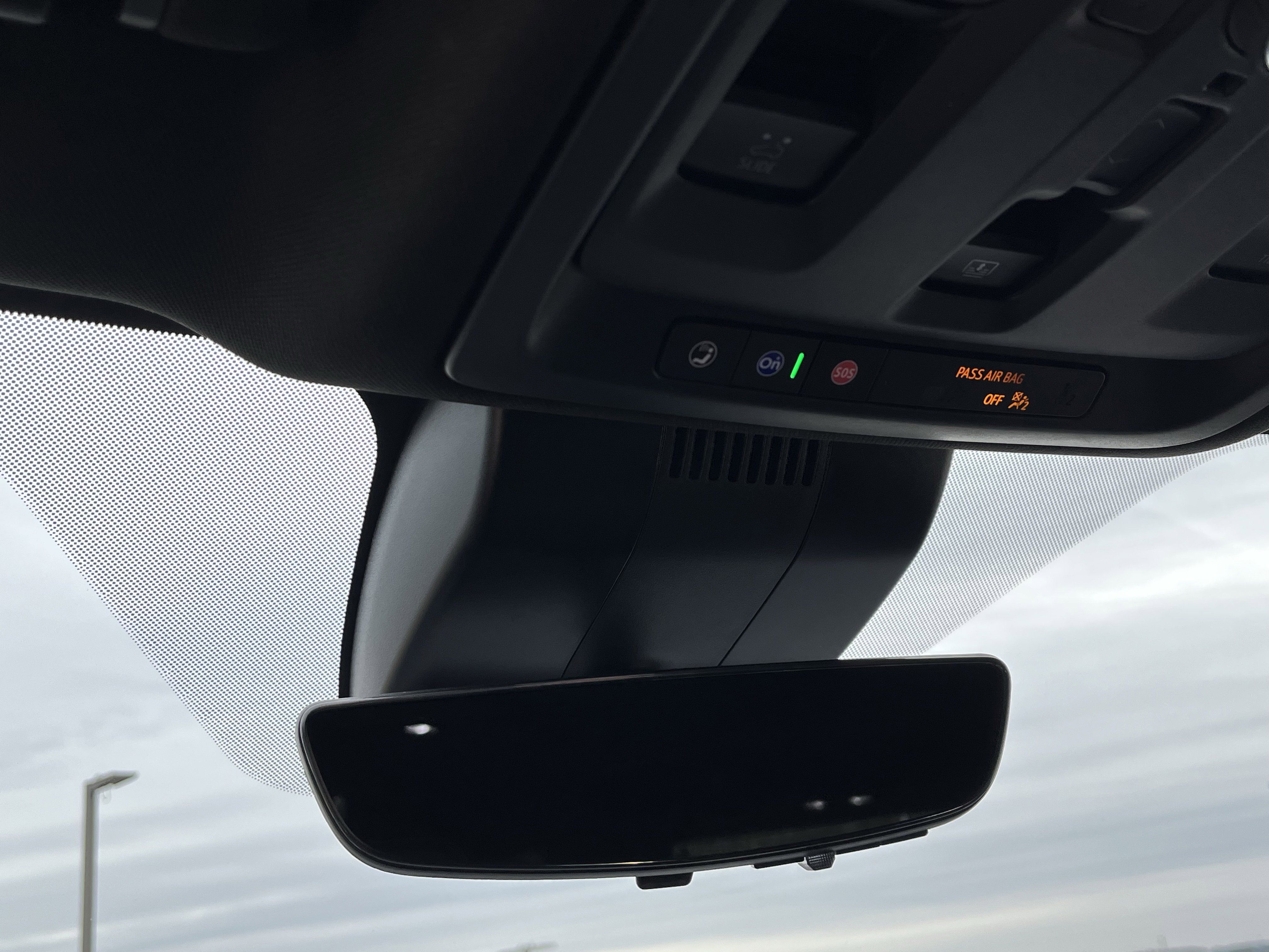 Used 2024 GMC Yukon XL Denali w/ Advanced Technology Package image 23