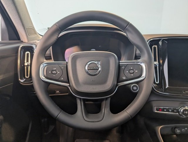 Used 2023 Volvo XC40 B5 Plus w/ Protection Package Premier image 16