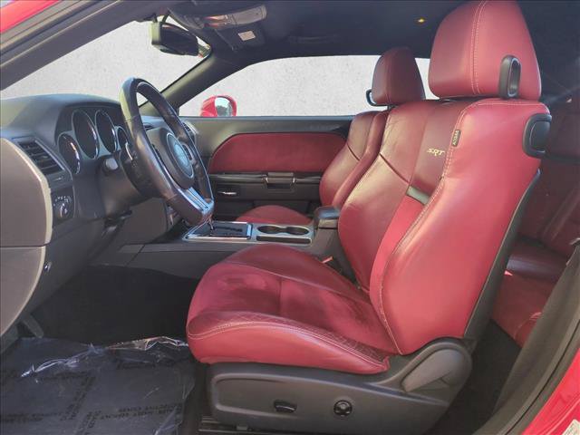Used 2014 Dodge Challenger SRT8 w/ Harman/Kardon Audio Group RWD image 15