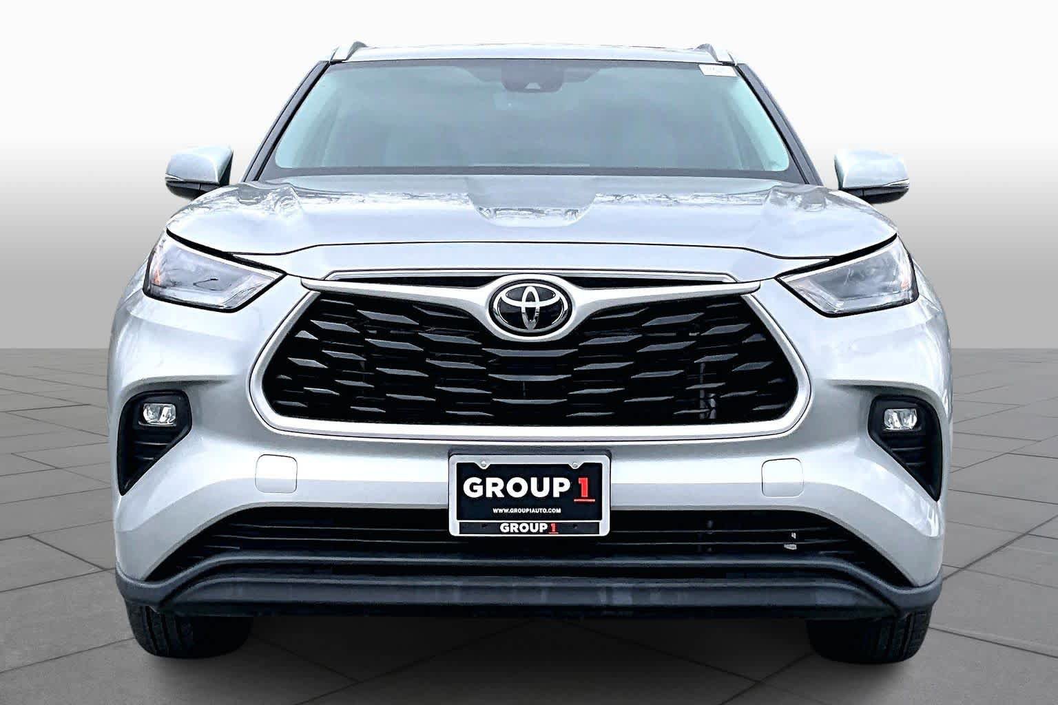 Used 2023 Toyota Highlander XLE image 4