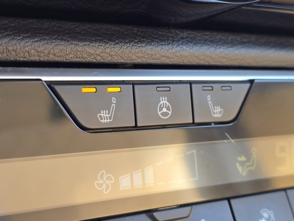 Used 2023 Nissan Sentra SV w/ SV Premium Package image 5