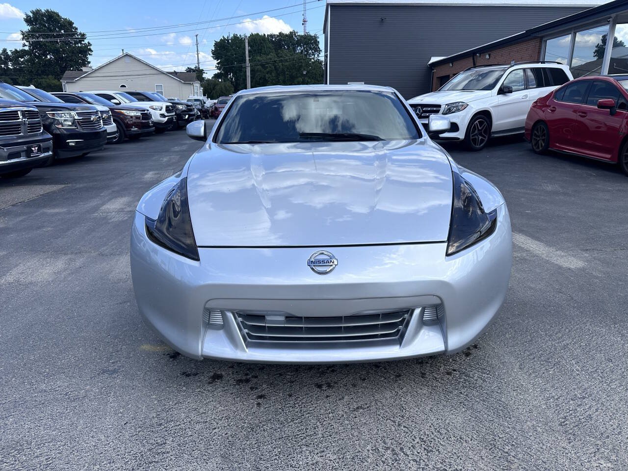 Used 2009 Nissan 370Z Coupe w/ Sport Pkg RWD image 2