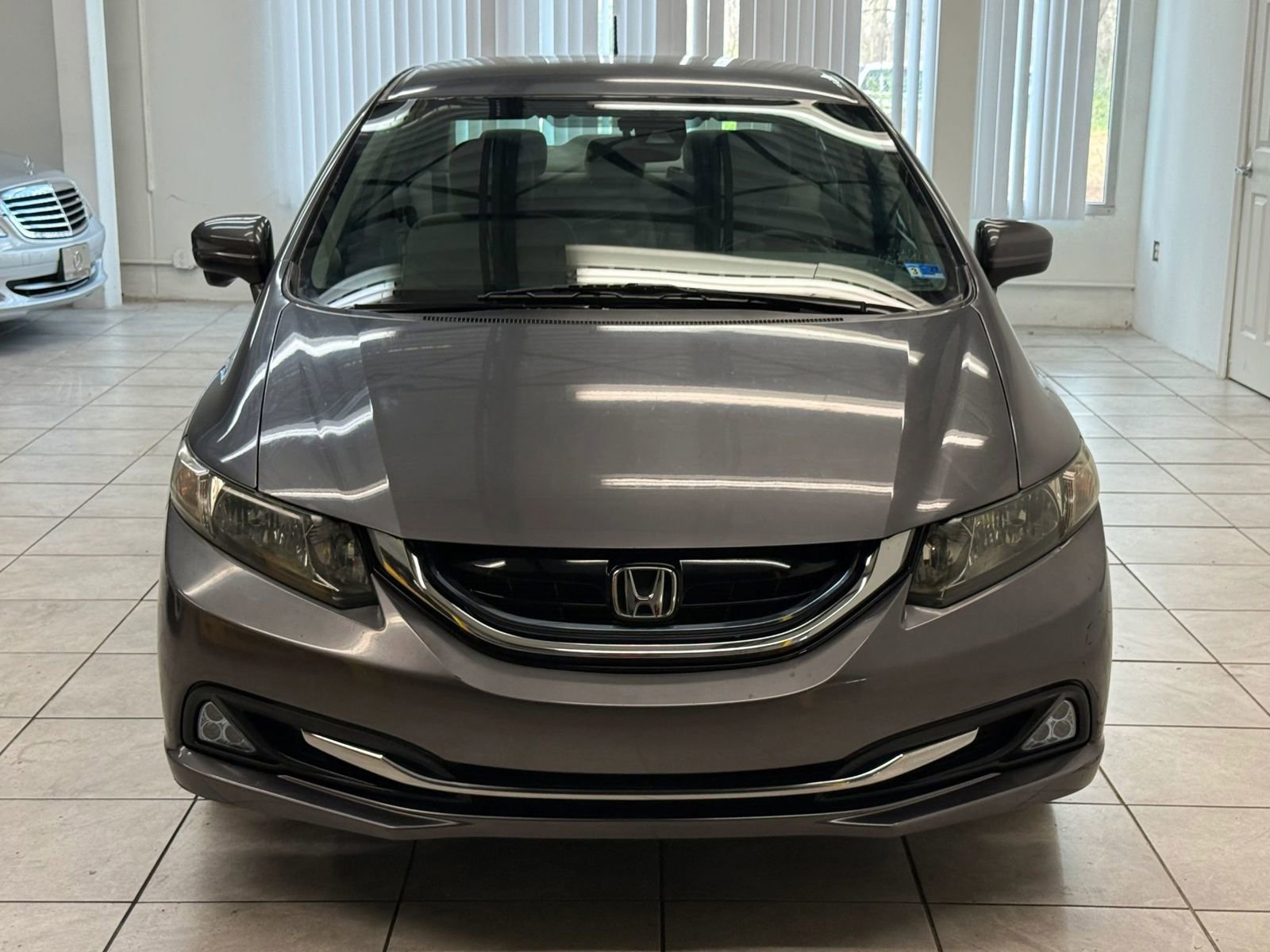 Used 2014 Honda Civic Hybrid Sedan image 2