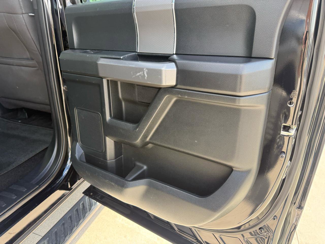 Used 2016 Ford F150 XLT w/ Equipment Group 302A Luxury AWD/4WD image 19