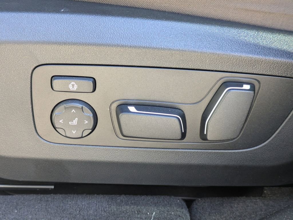 Used 2025 BMW X3 xDrive30i w/ Convenience Package image 21