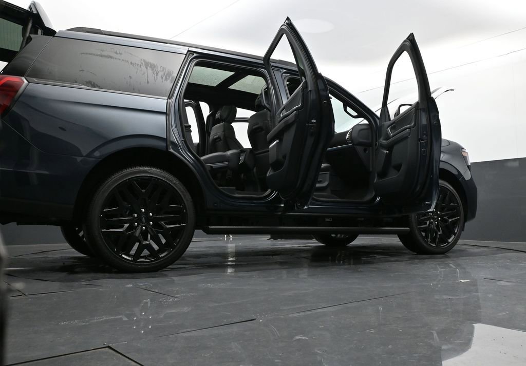New 2026 Ford Expedition Platinum w/ Stealth Performance Package image 39